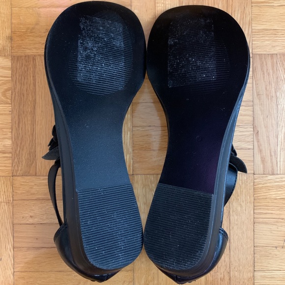 Fergalicious By Fergie Black Flowers Sandal 6 - Picture 12 of 12